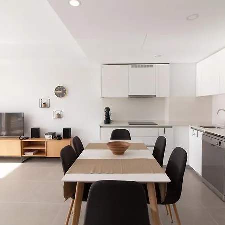 Global Properties, 5 Personas Con Terraza Y Vistas A La Piscina Apartamento *