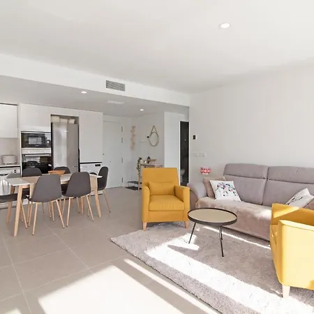 Global Properties, 5 Personas Con Terraza Y Vistas A La Piscina