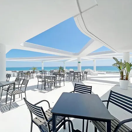 Global Properties, 5 Personas Con Terraza Y Vistas A La Piscina *